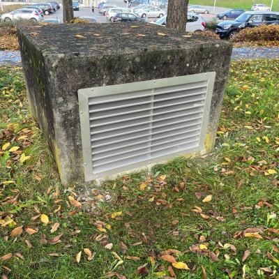 Lüftungsgitter verstärkt